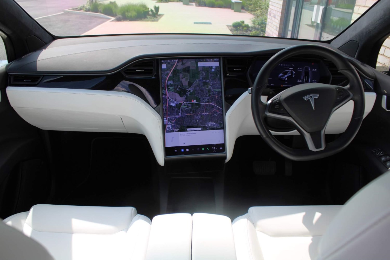 Tesla Model X Listing Image