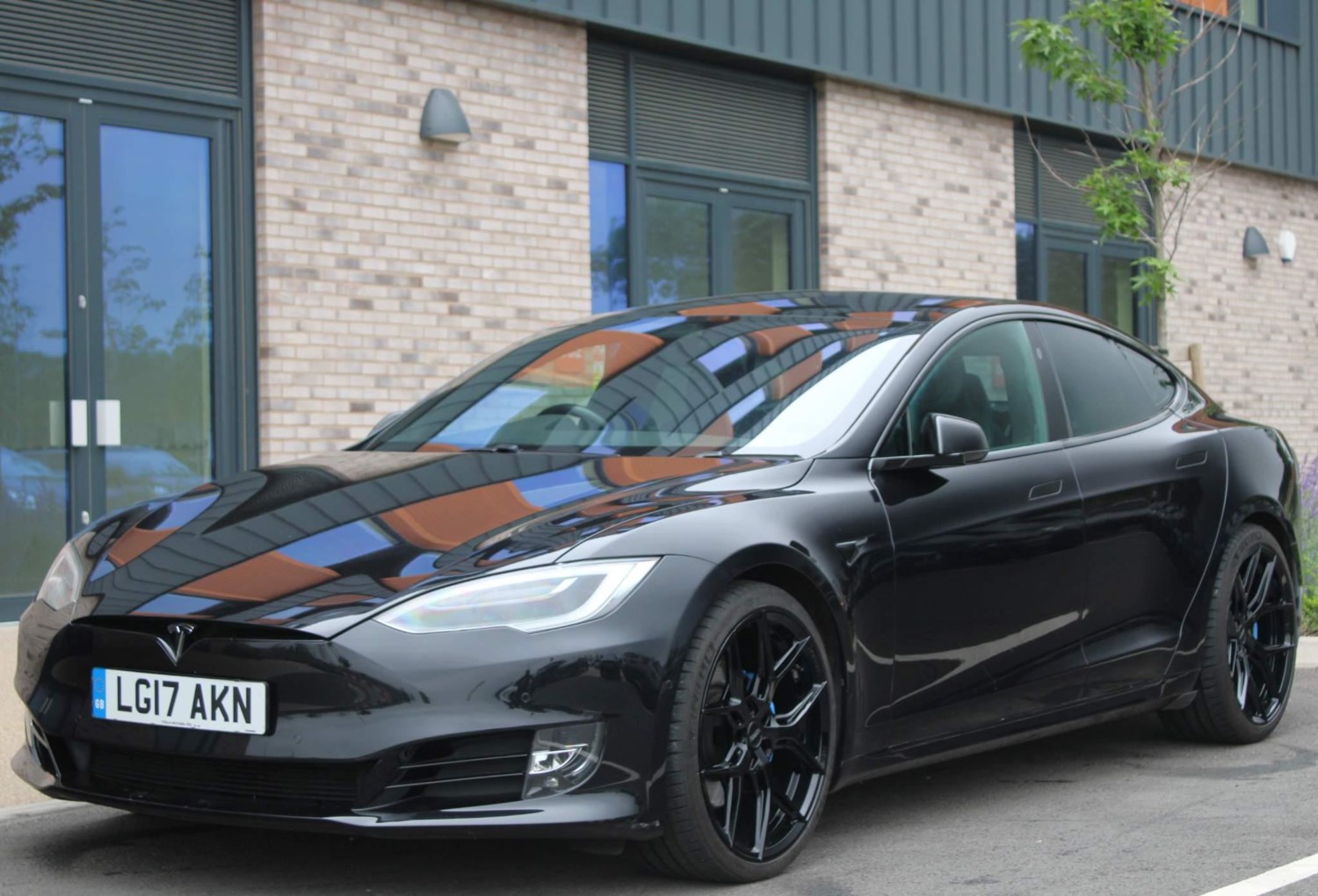 Tesla Model S Listing Image