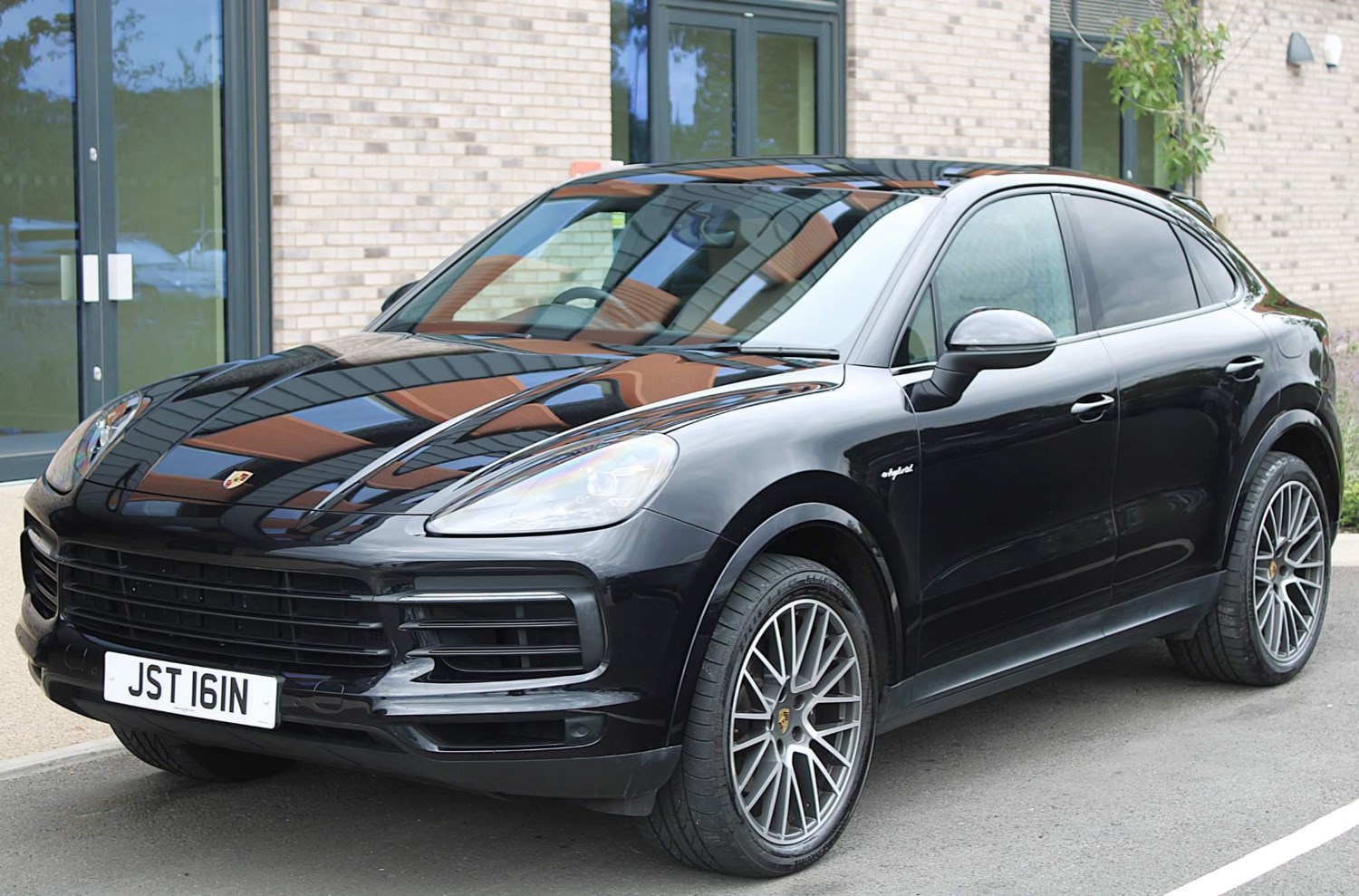 Porsche Cayenne Listing Image