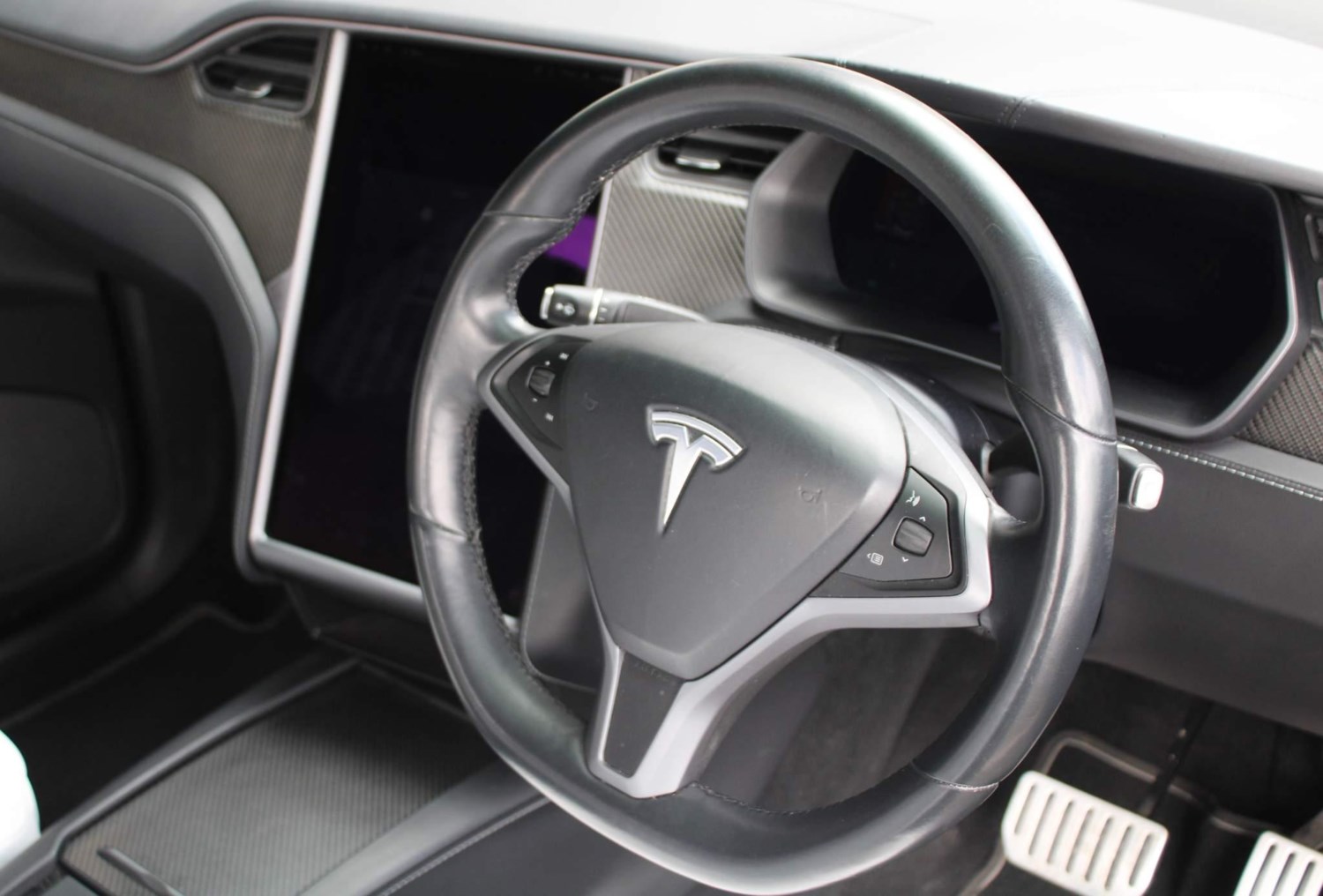 Tesla Model X Listing Image