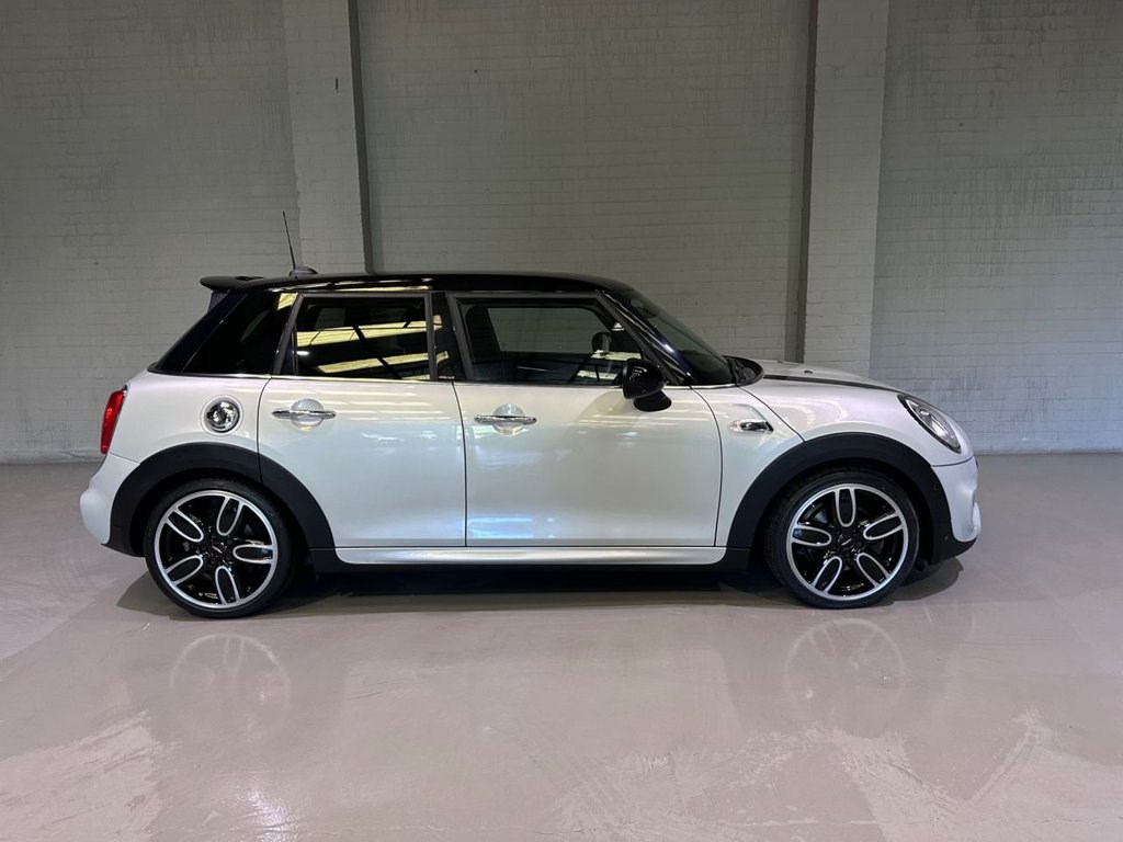 MINI Hatch Listing Image