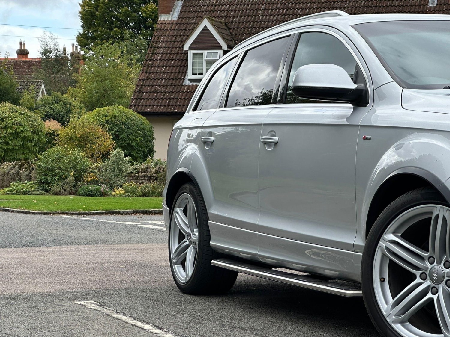 Audi Q7 Listing Image