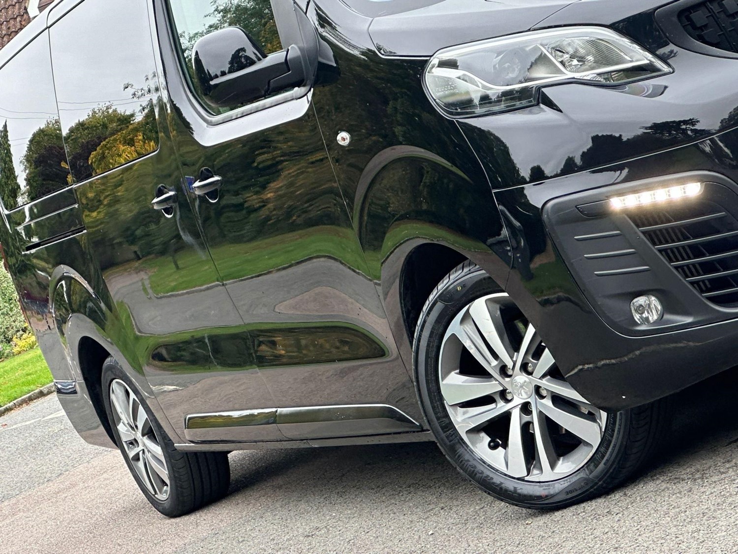 Peugeot Traveller Listing Image