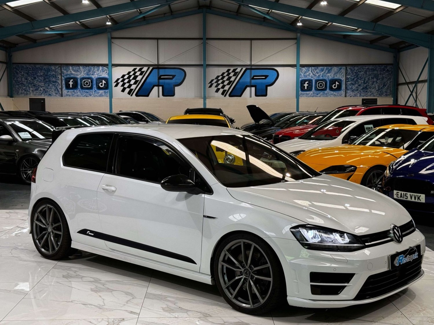 Volkswagen Golf Listing Image