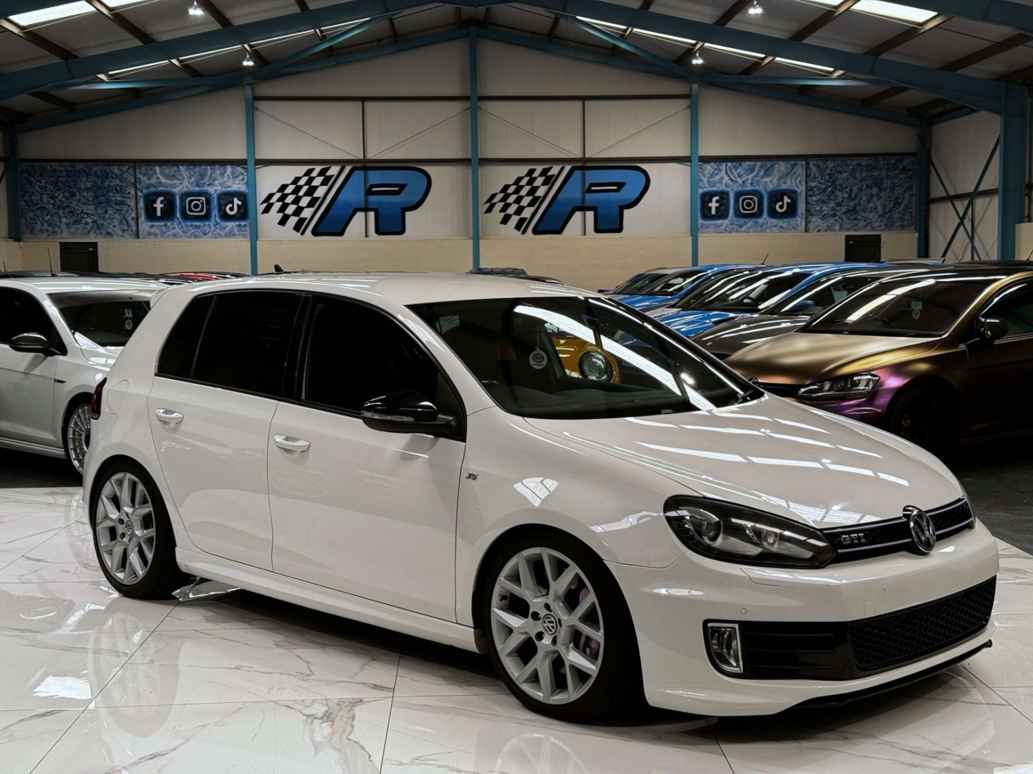 Volkswagen Golf Listing Image