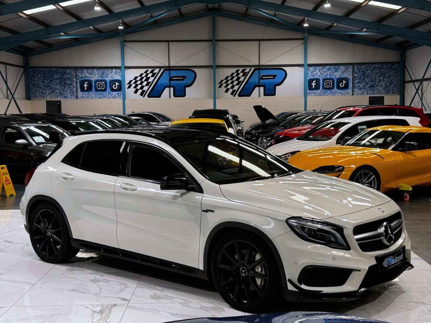 Mercedes-Benz GLA Listing Image