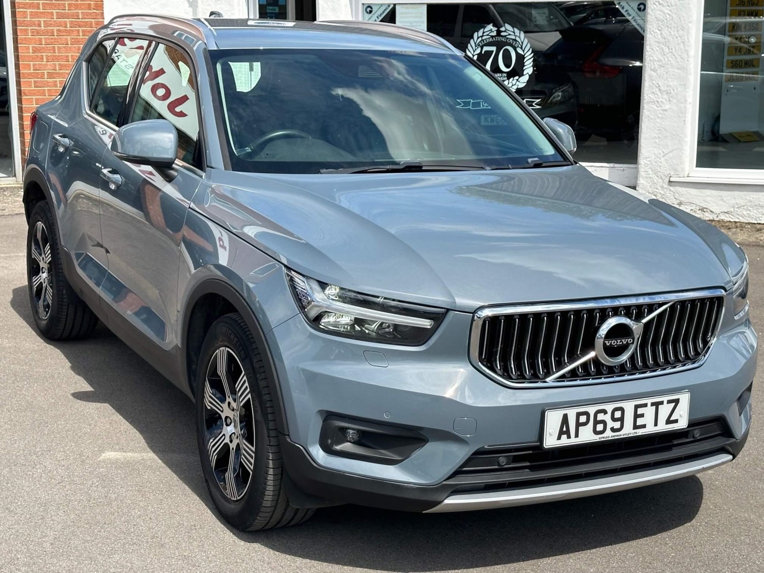 Volvo XC40 Listing Image