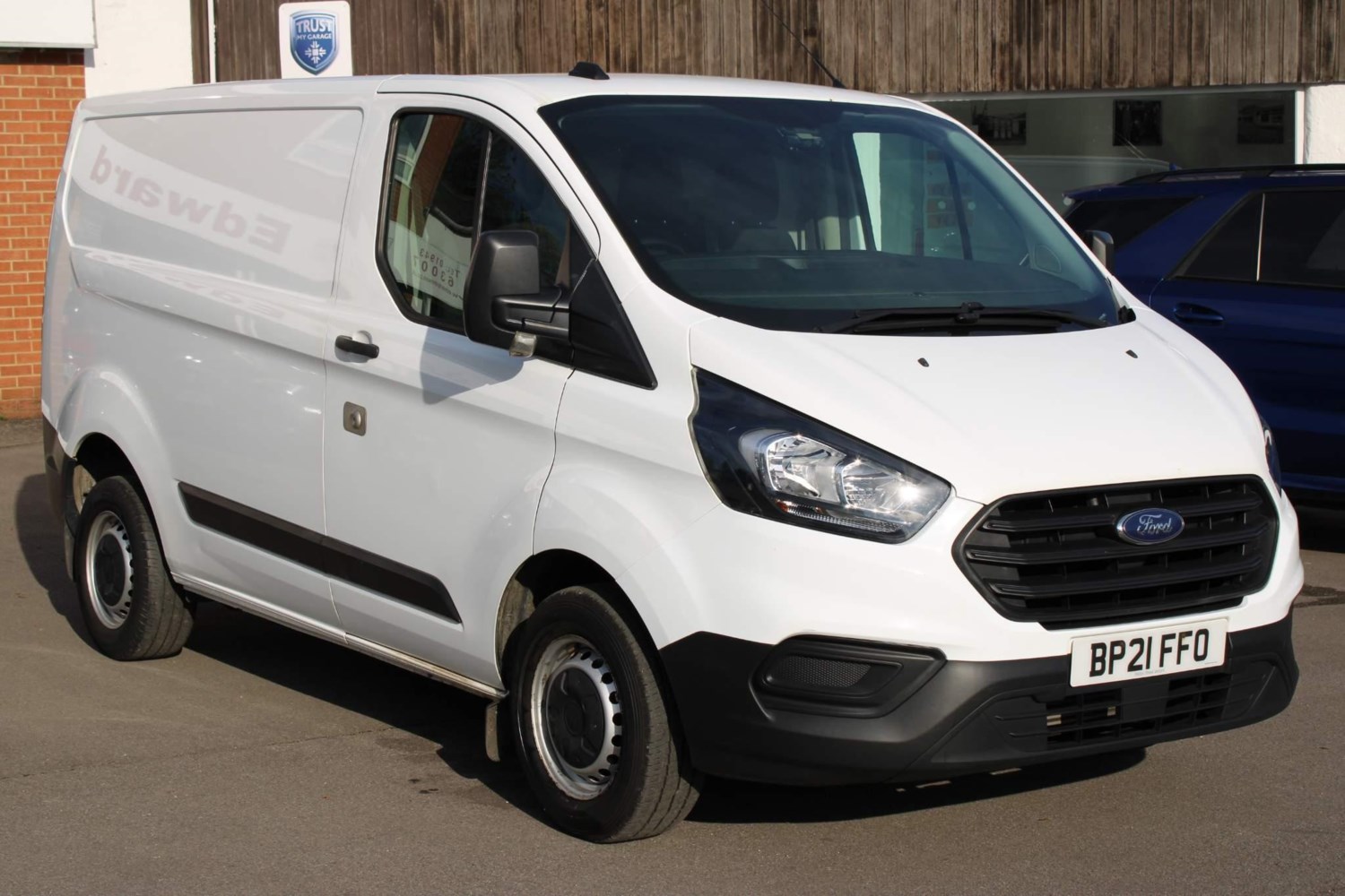 Ford Transit Custom Listing Image