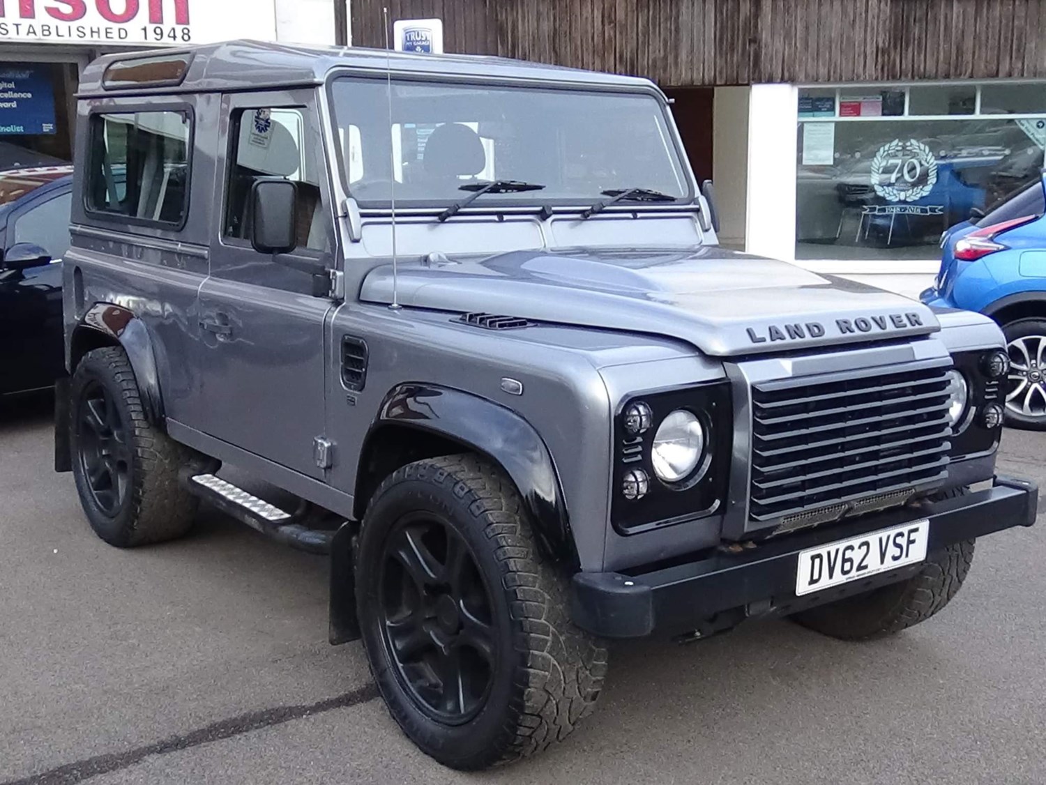 Land Rover Defender 90 Listing Image