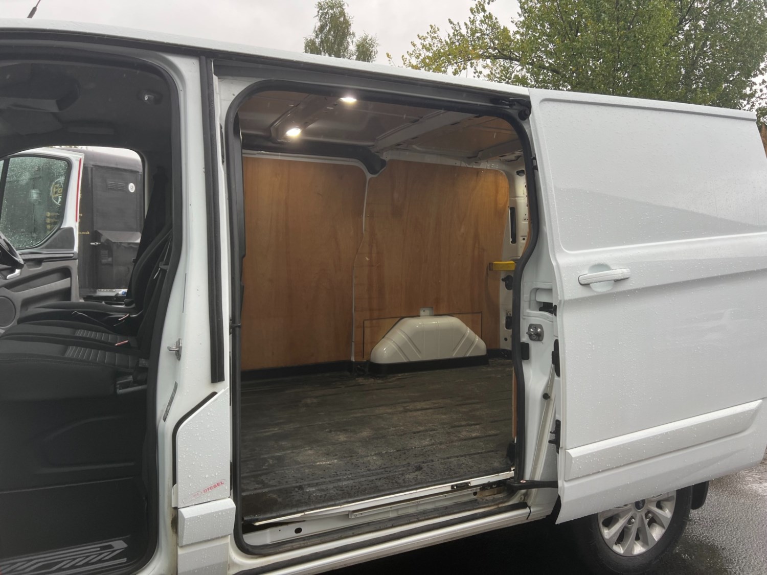 Ford Transit Custom Listing Image