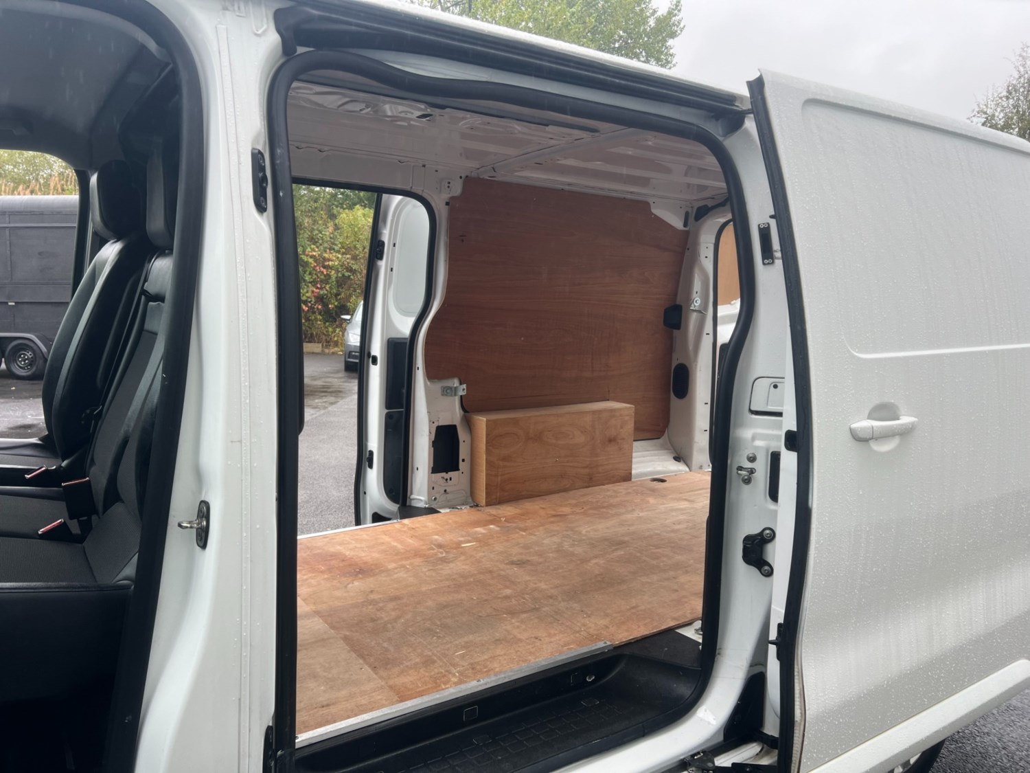 Vauxhall Vivaro Listing Image