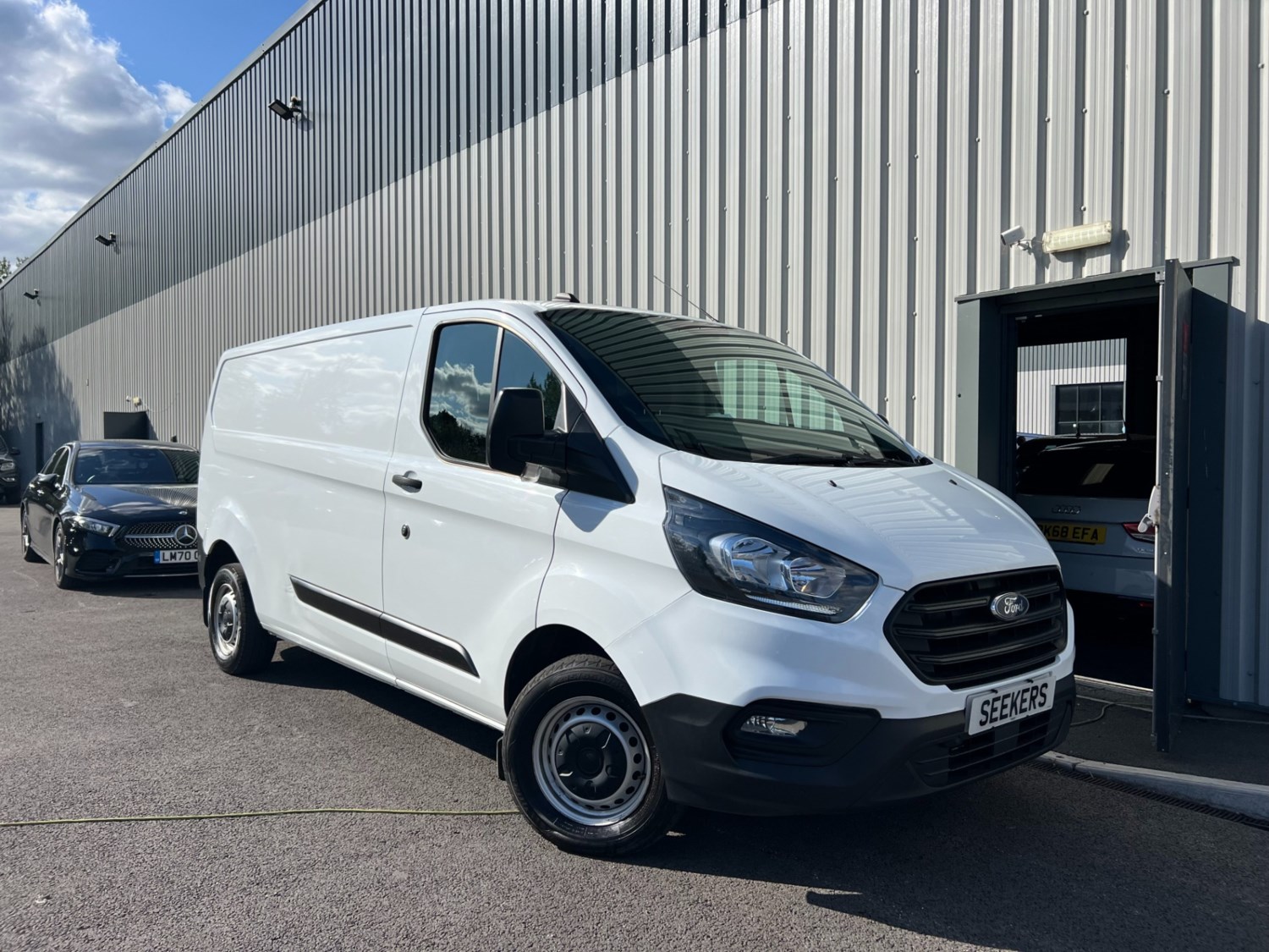 Ford Transit Custom Listing Image