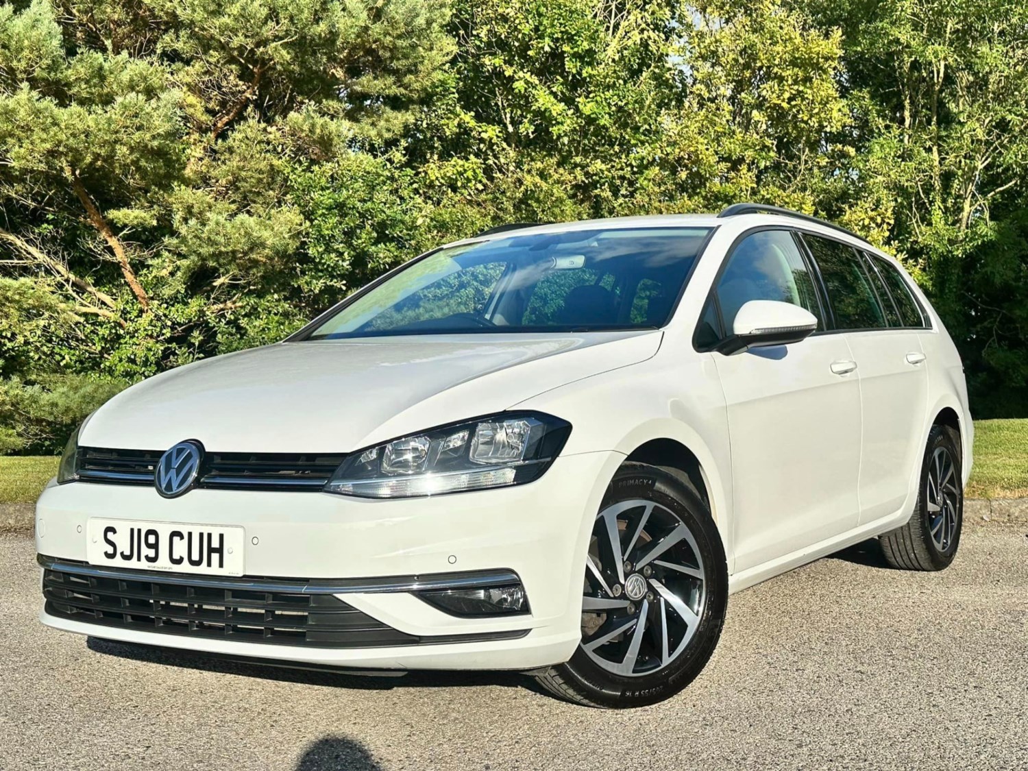 Volkswagen Golf Listing Image