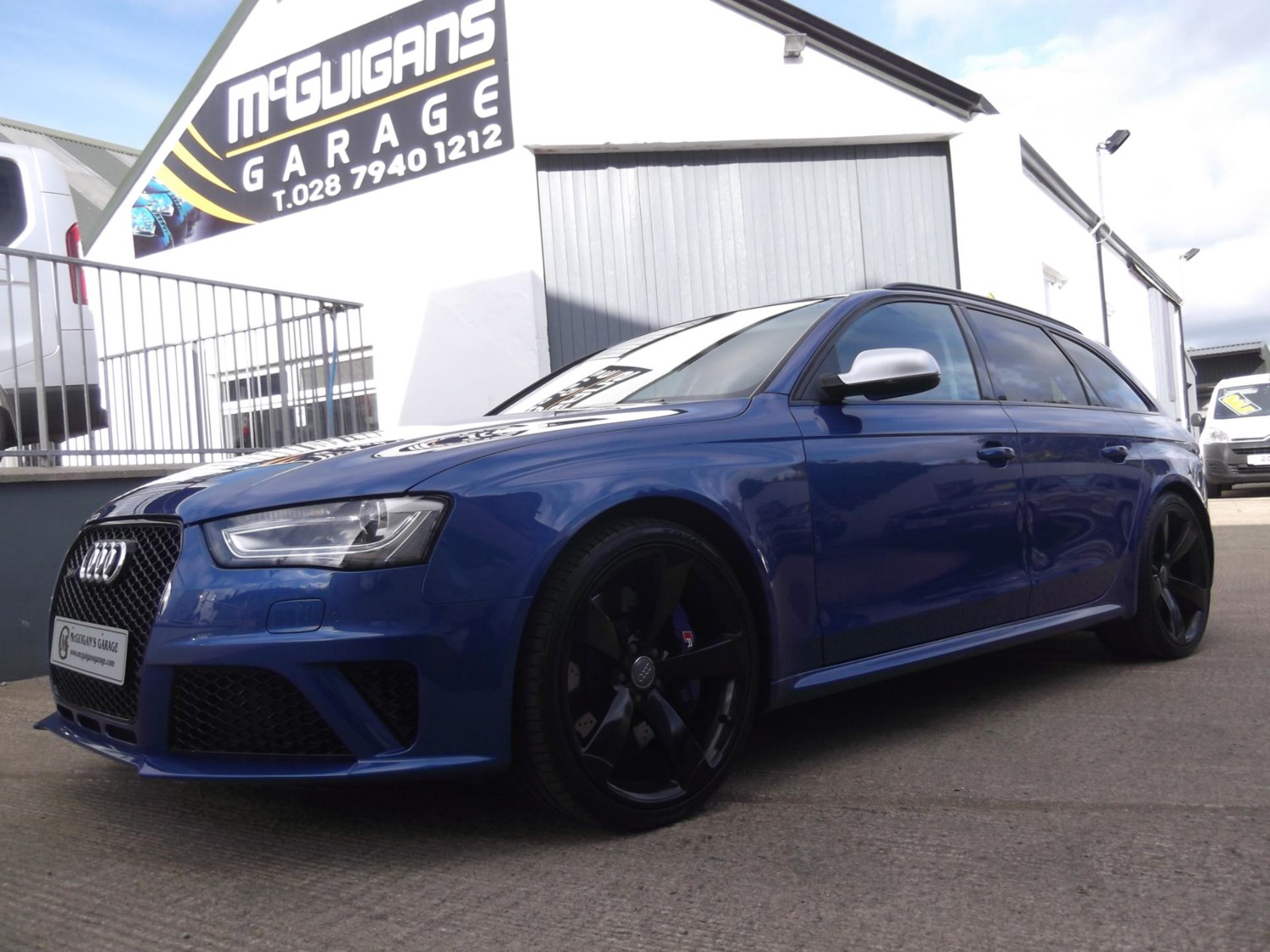 Used Audi RS4 4.2 FSI 450bhp , Quattro , S Tronic , 060mph in 4.7 seconds approx 5 Doors ESTATE Used Audi RS4 4.2 FSI 450bhp , Quattro , S Tronic , 060mph in 4.7 seconds approx 5 Doors ESTATE
