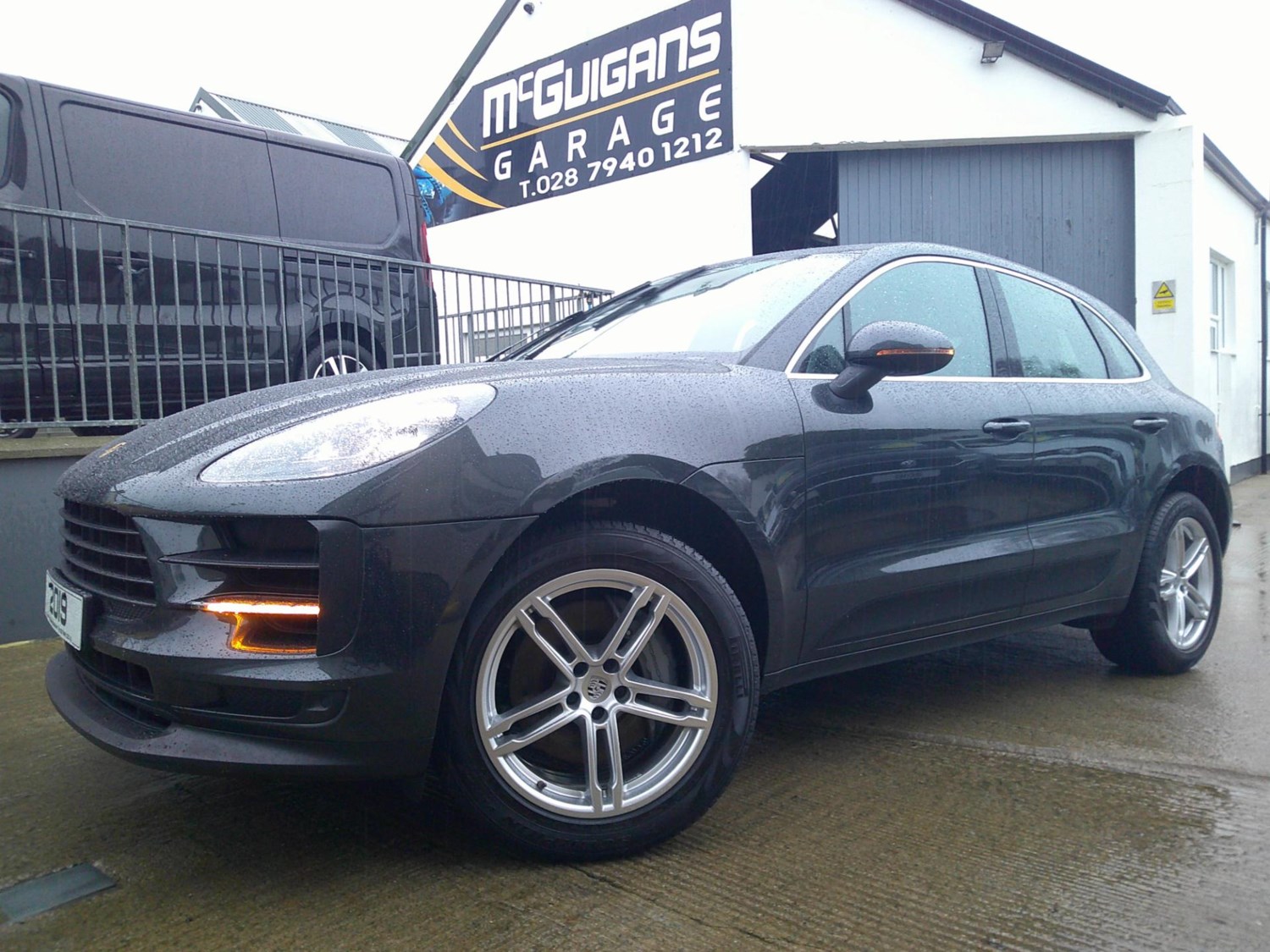 Porsche Macan Listing Image