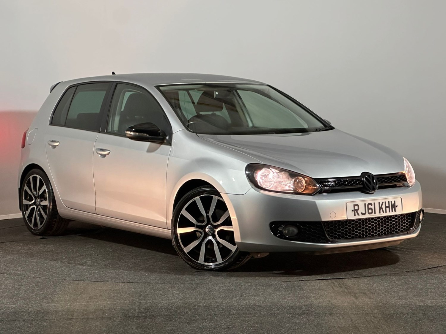 Volkswagen Golf Listing Image