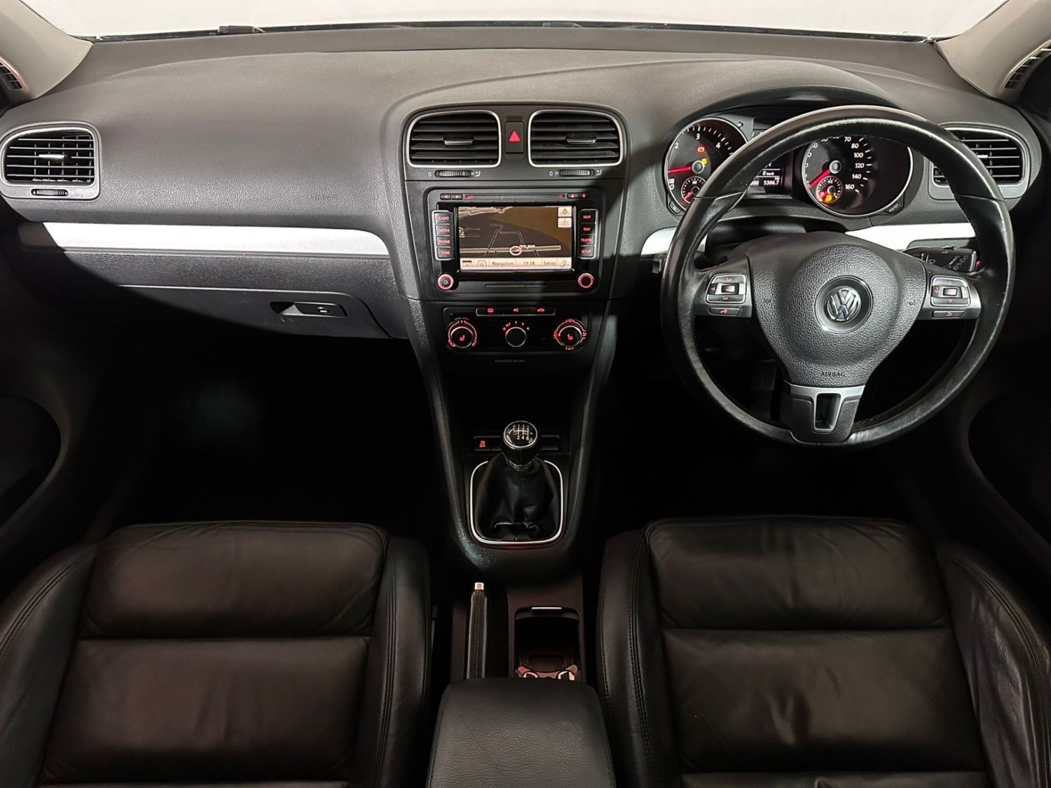 Volkswagen Golf Listing Image