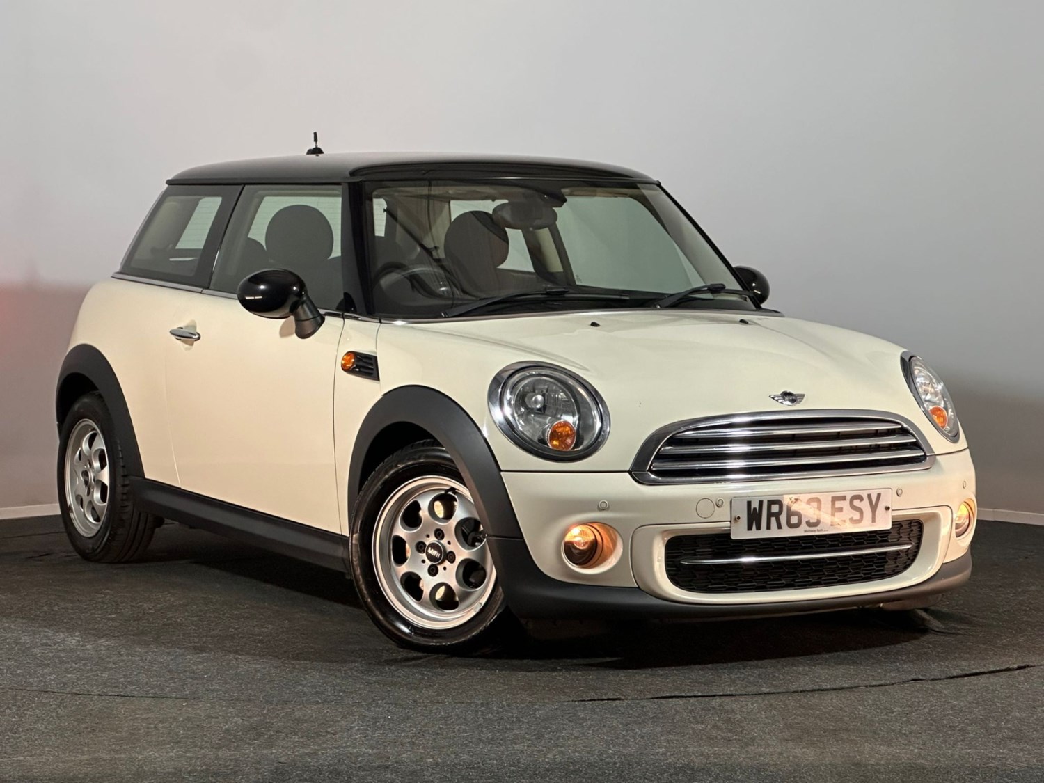 MINI Hatch Listing Image