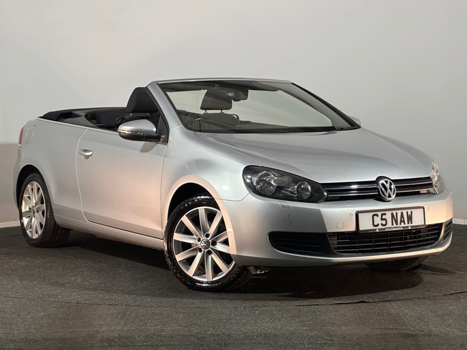 Volkswagen Golf Listing Image