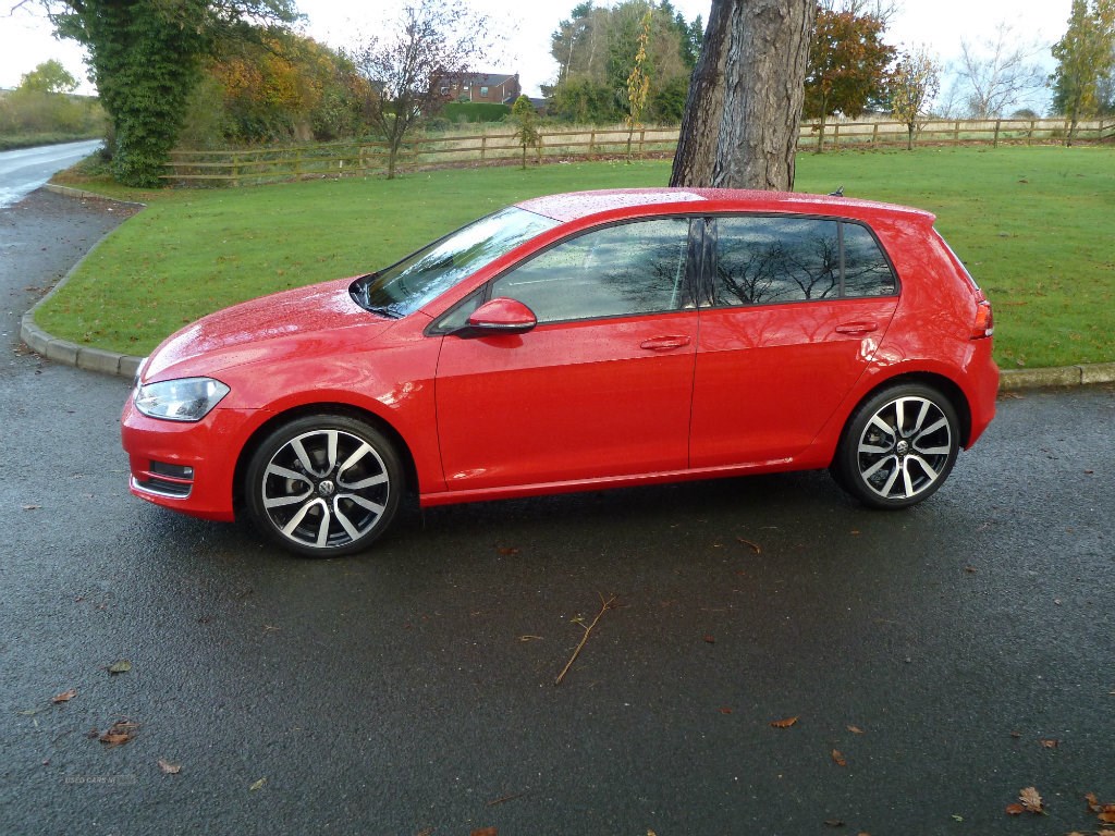 Volkswagen Golf Listing Image