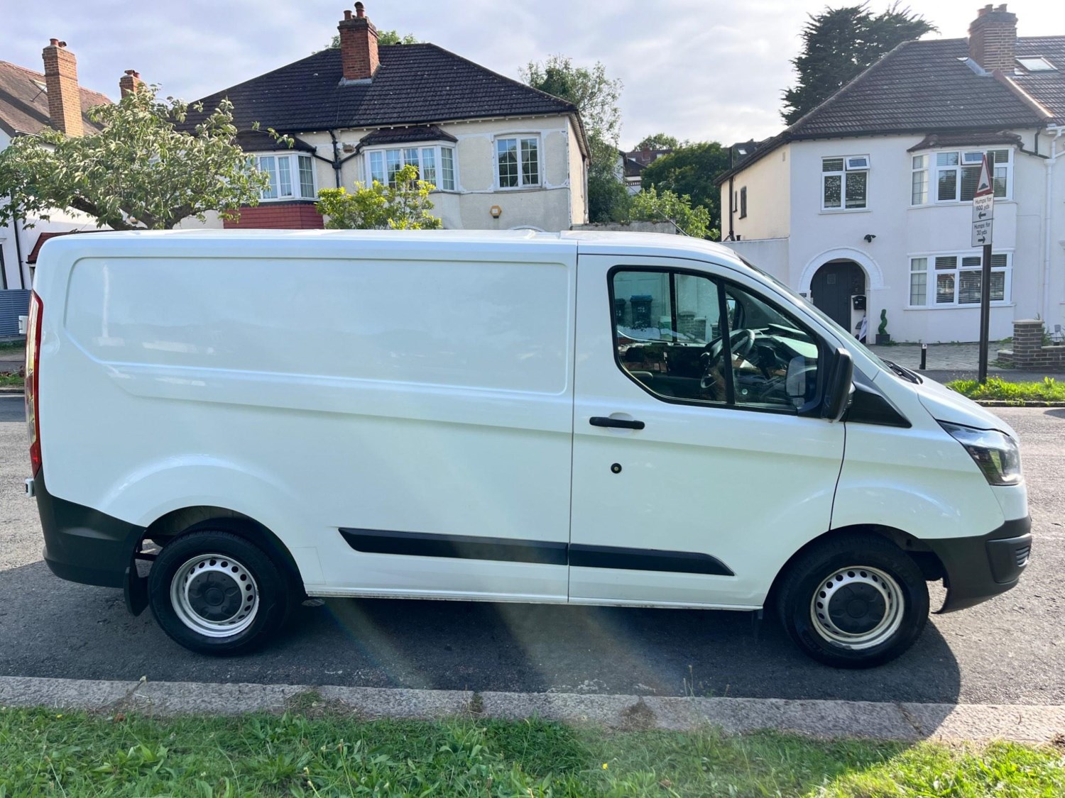 Ford Transit Custom Listing Image