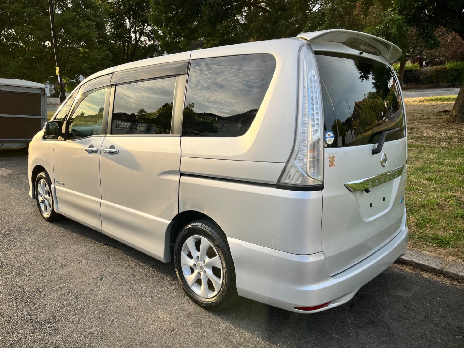 Nissan Serena Listing Image