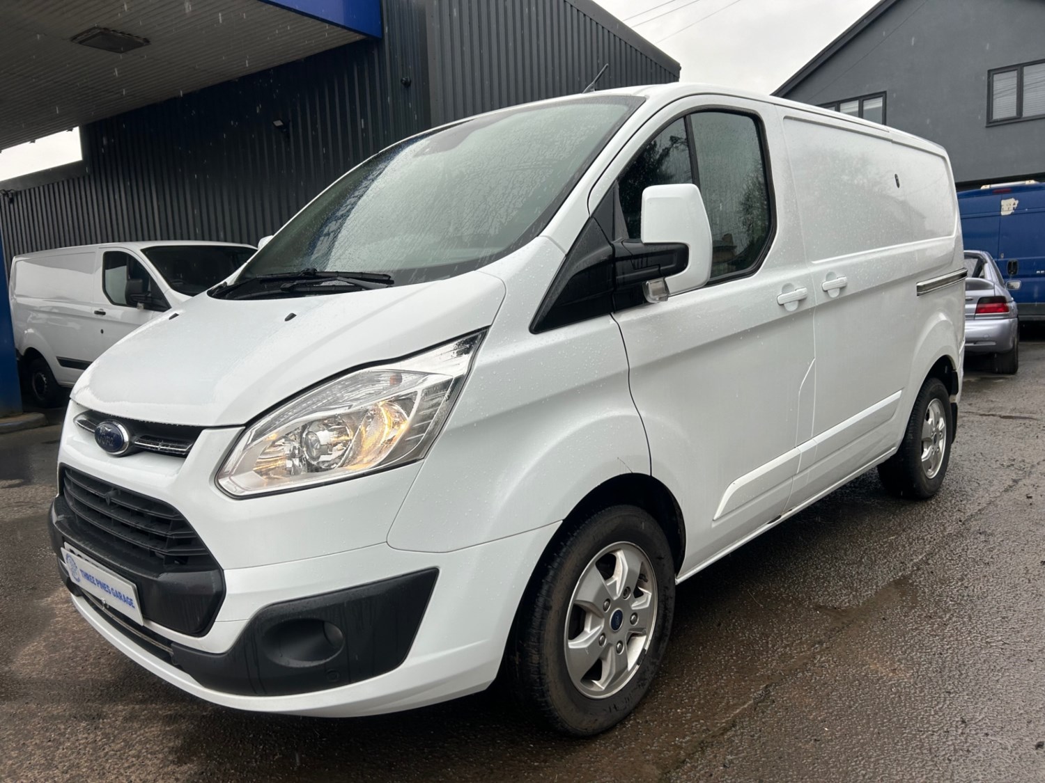 Ford Transit Custom Listing Image