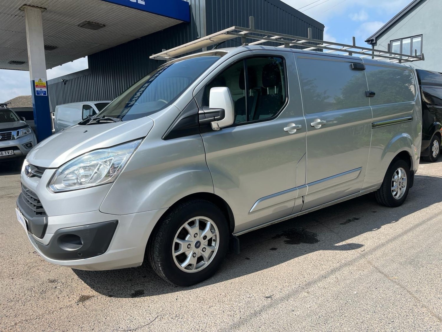 Ford Transit Custom Listing Image