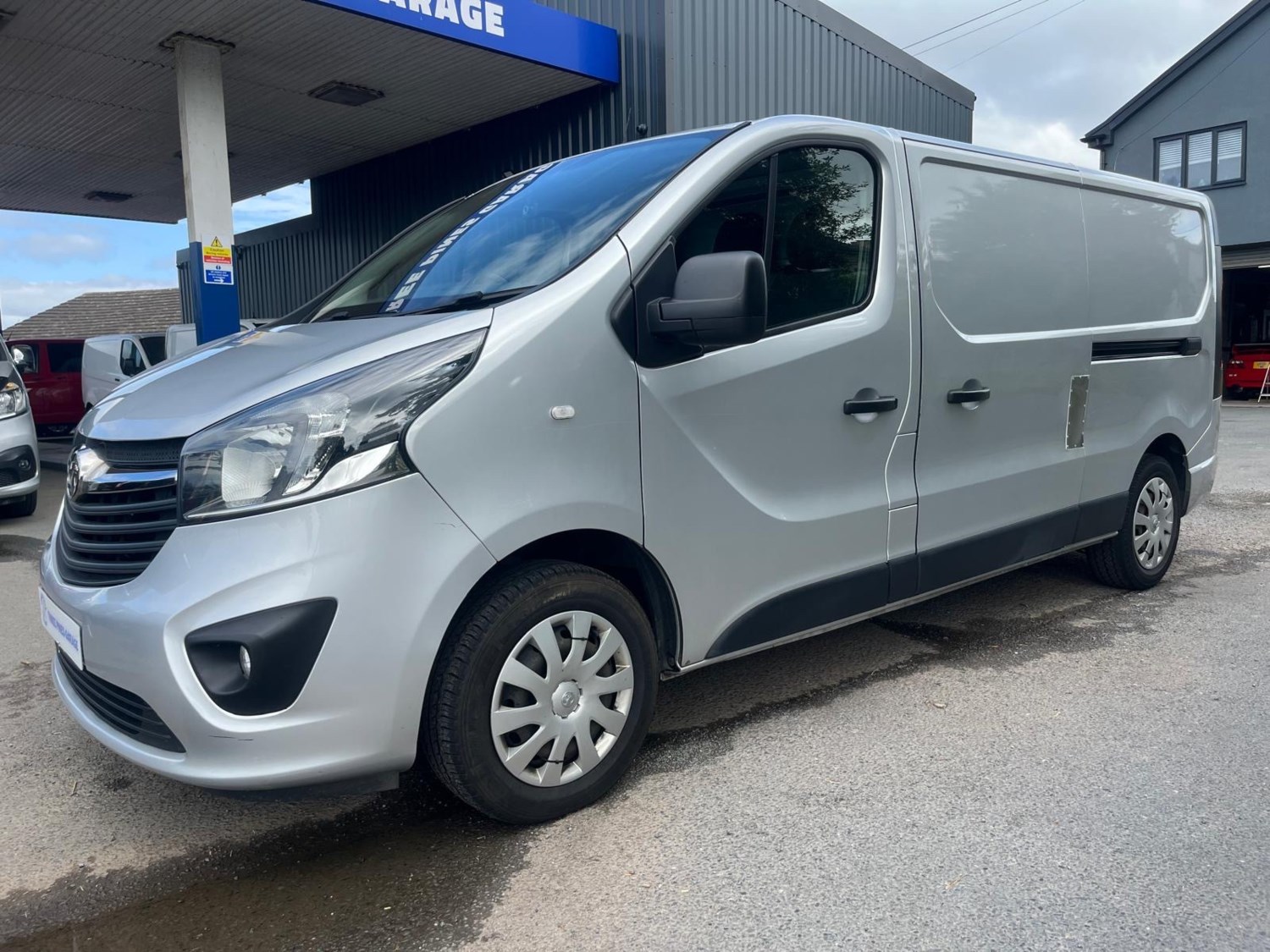 Vauxhall Vivaro Listing Image