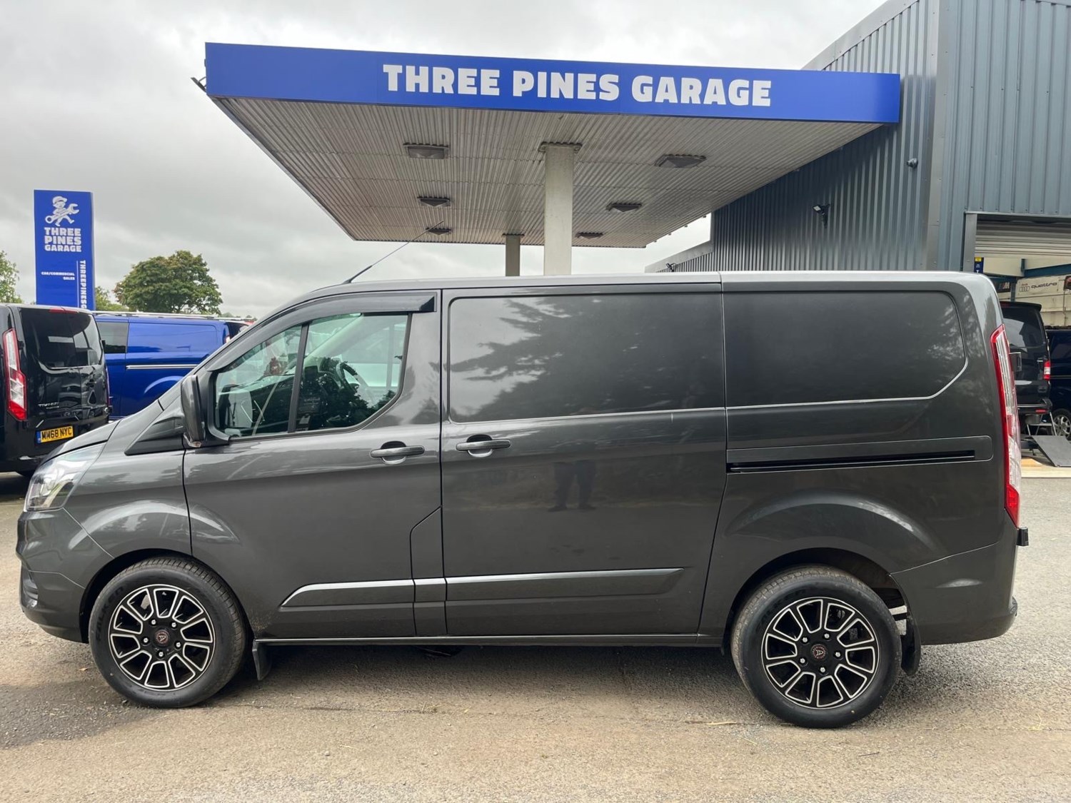 Ford Transit Custom Listing Image