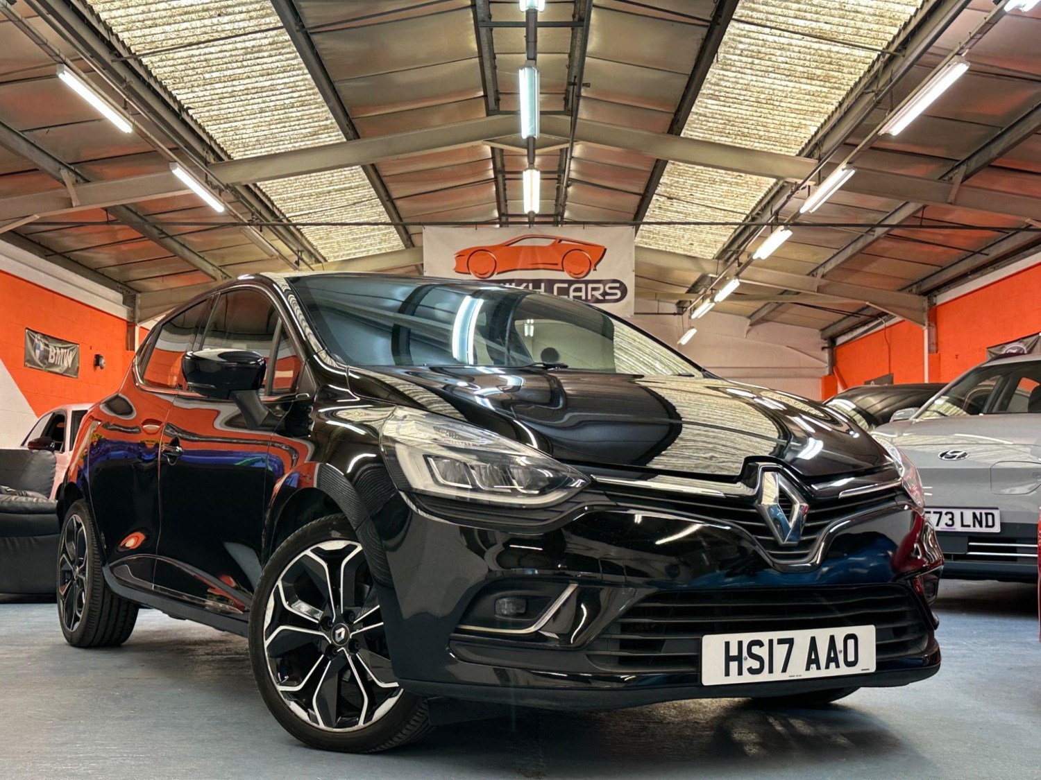 Renault Clio Listing Image