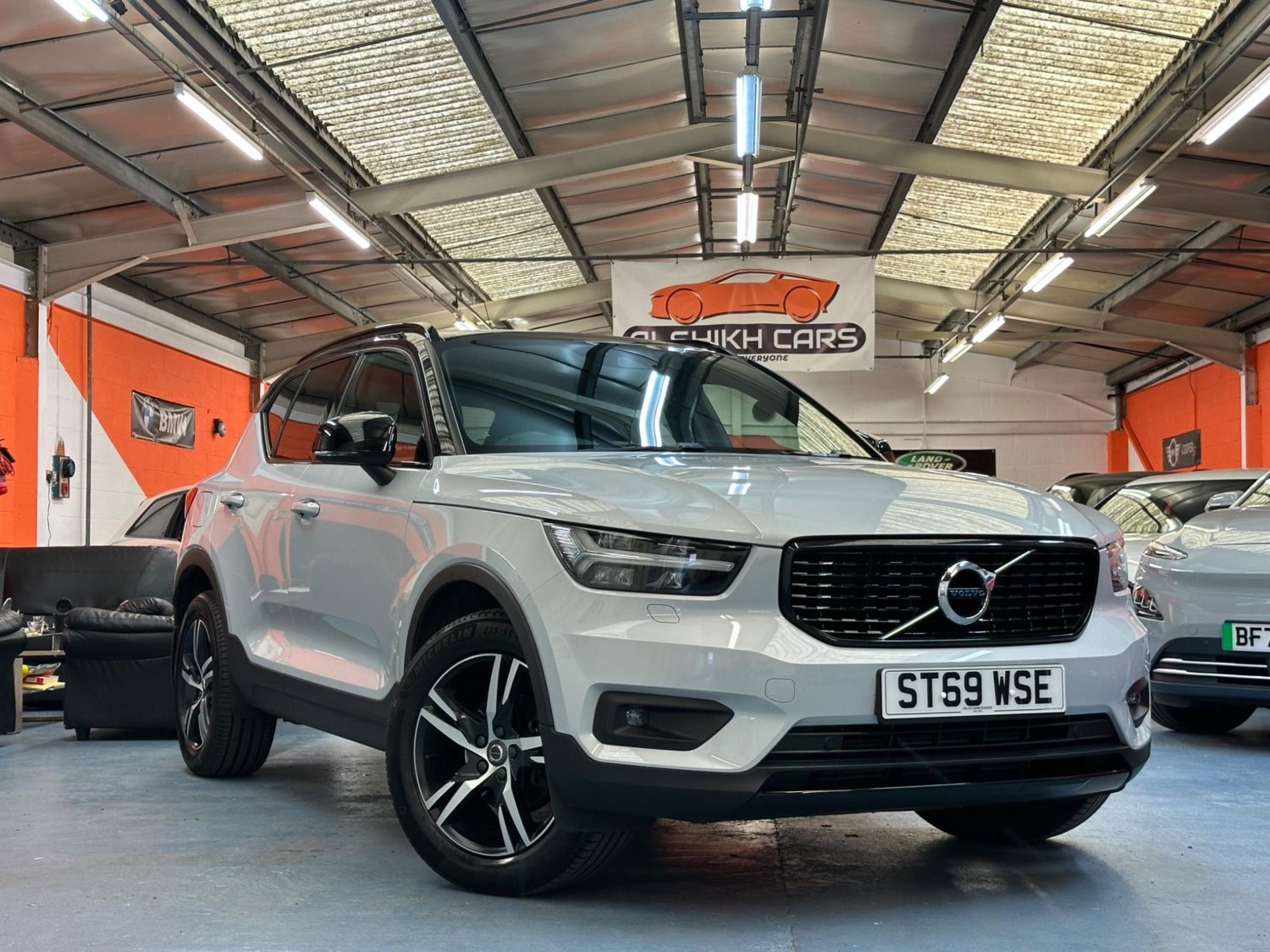 Volvo XC40 Listing Image