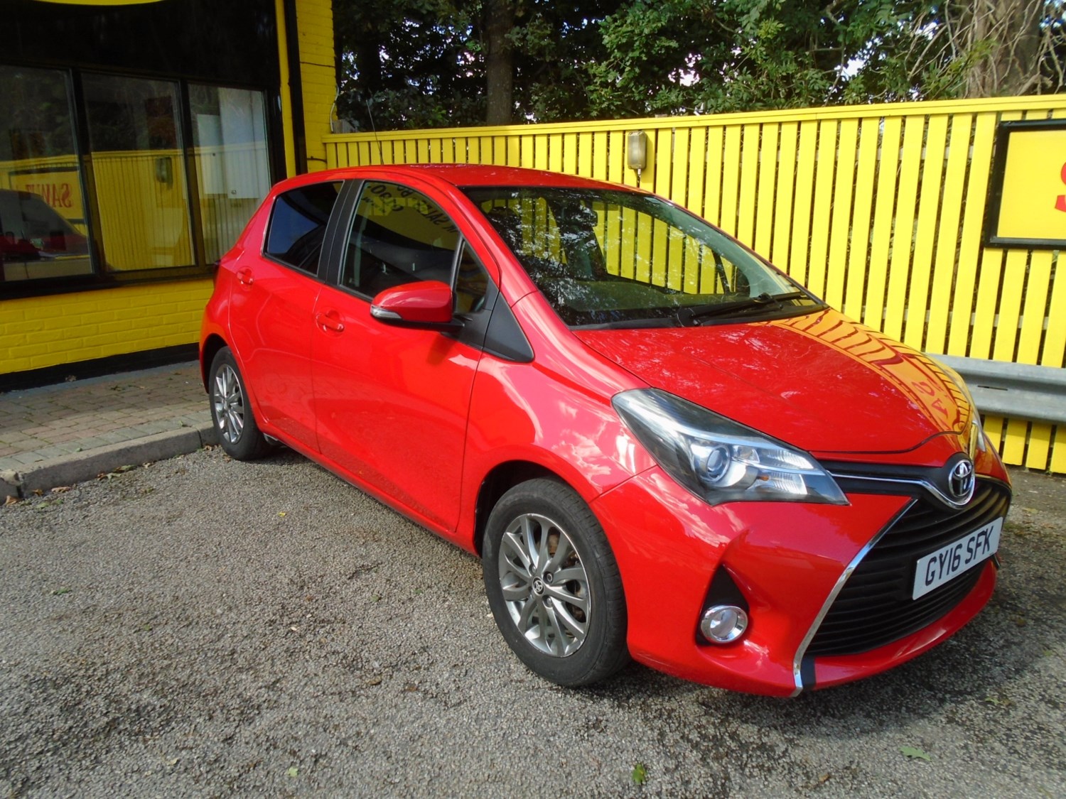 Toyota Yaris Listing Image