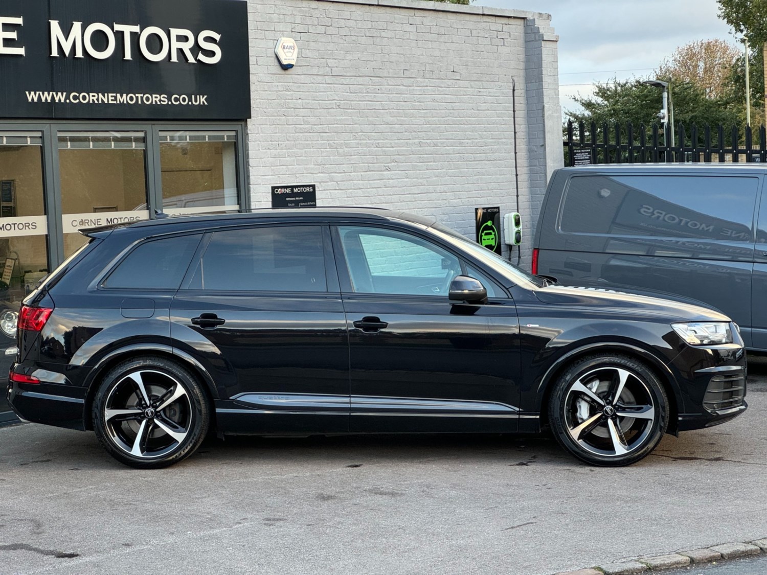 Audi Q7 Listing Image