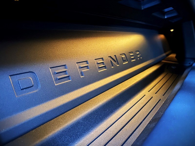 Land Rover Defender Listing Image