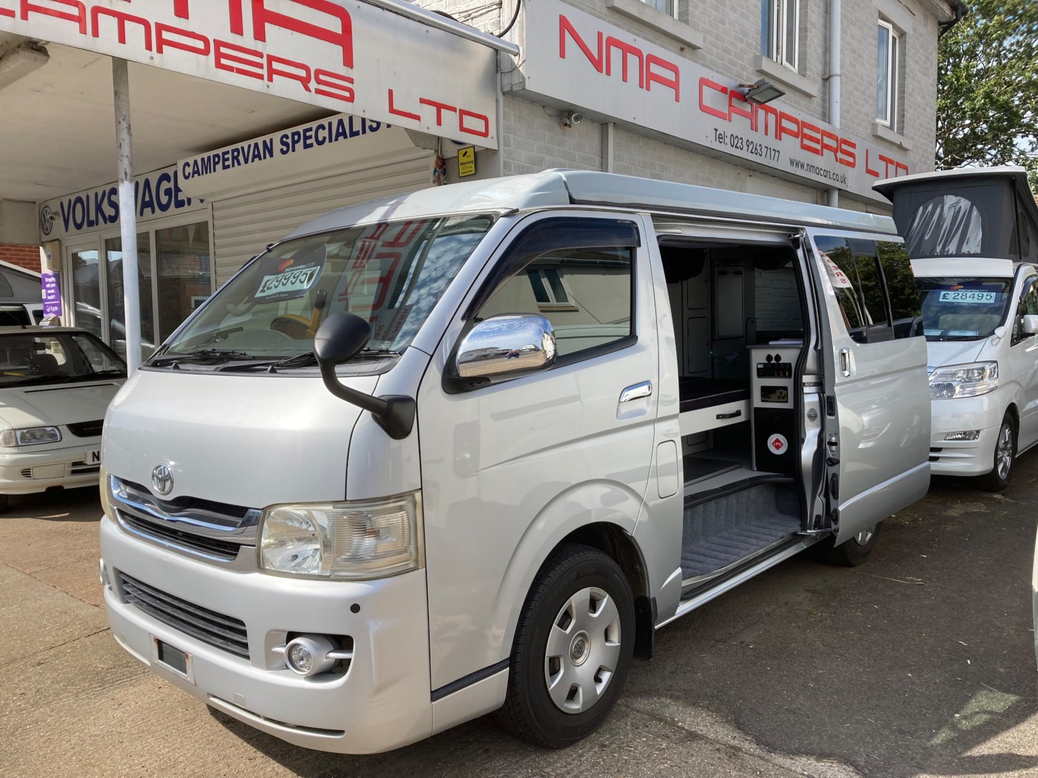 Toyota HiAce Listing Image