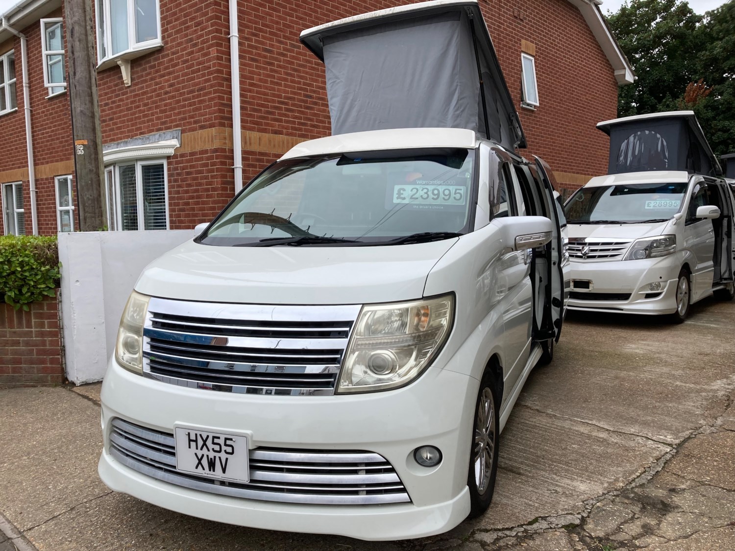 Nissan Elgrand Listing Image