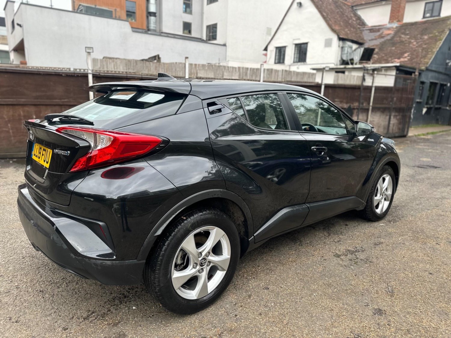 Toyota C-HR Listing Image