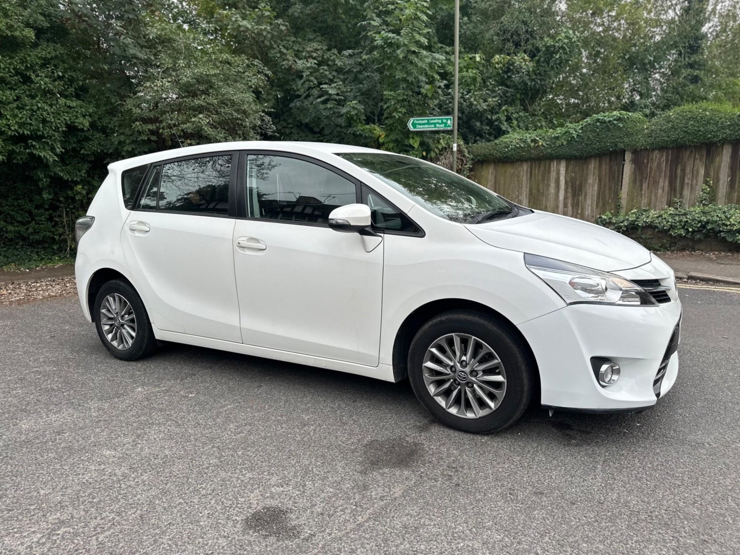 Toyota Verso Listing Image