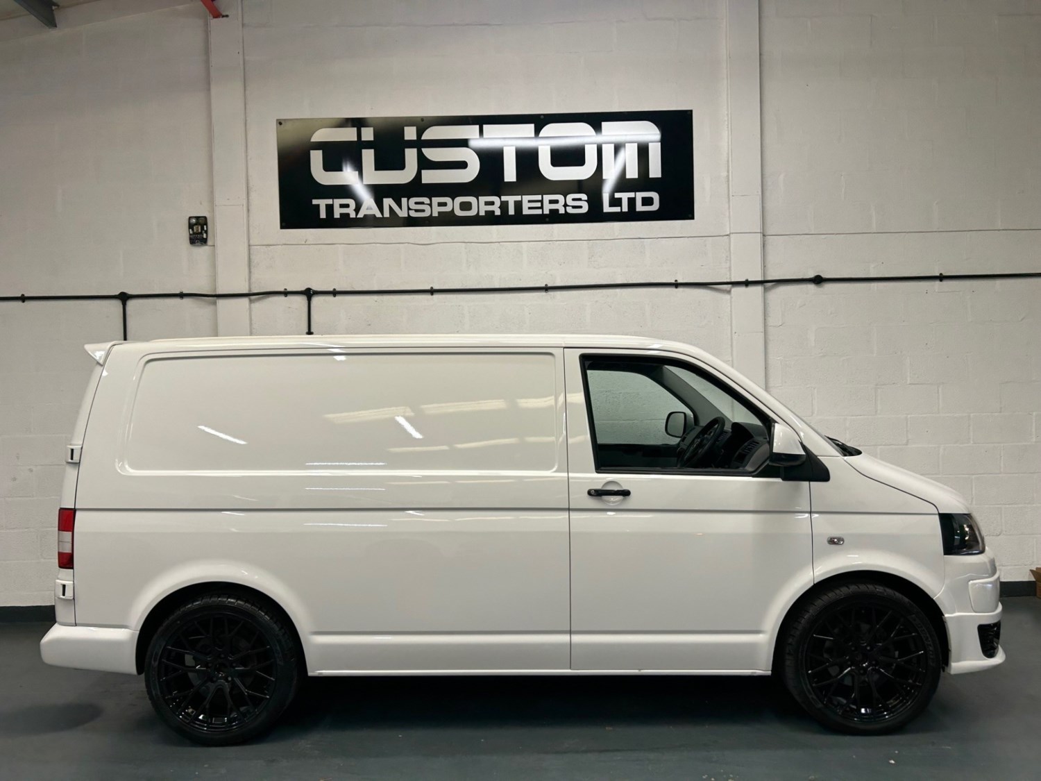 Volkswagen Transporter Listing Image