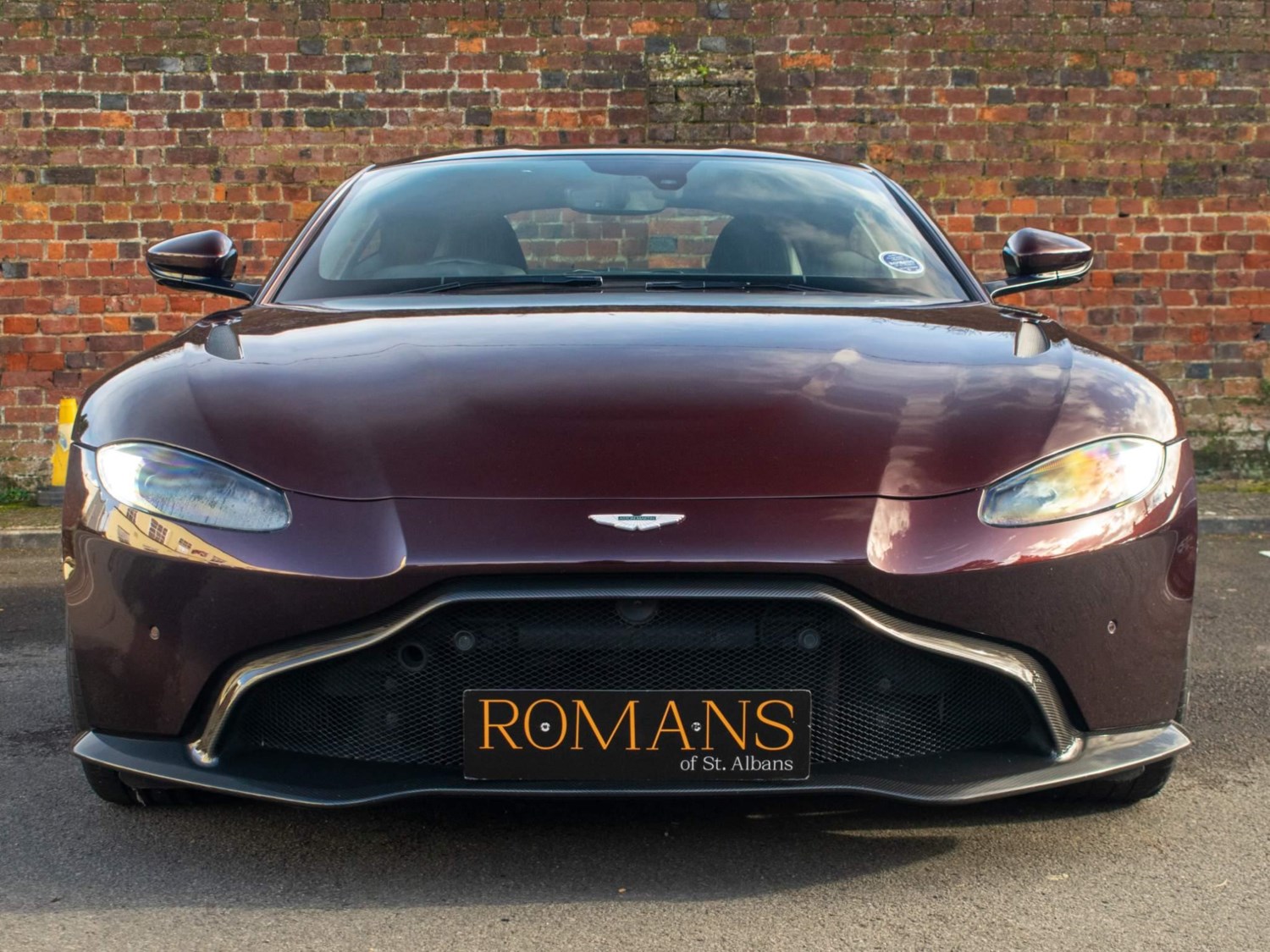 Aston Martin Vantage Listing Image