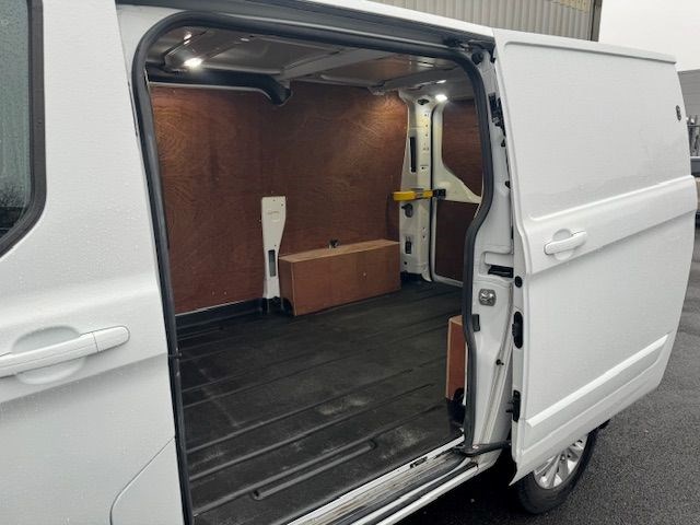 Ford Transit Custom Listing Image