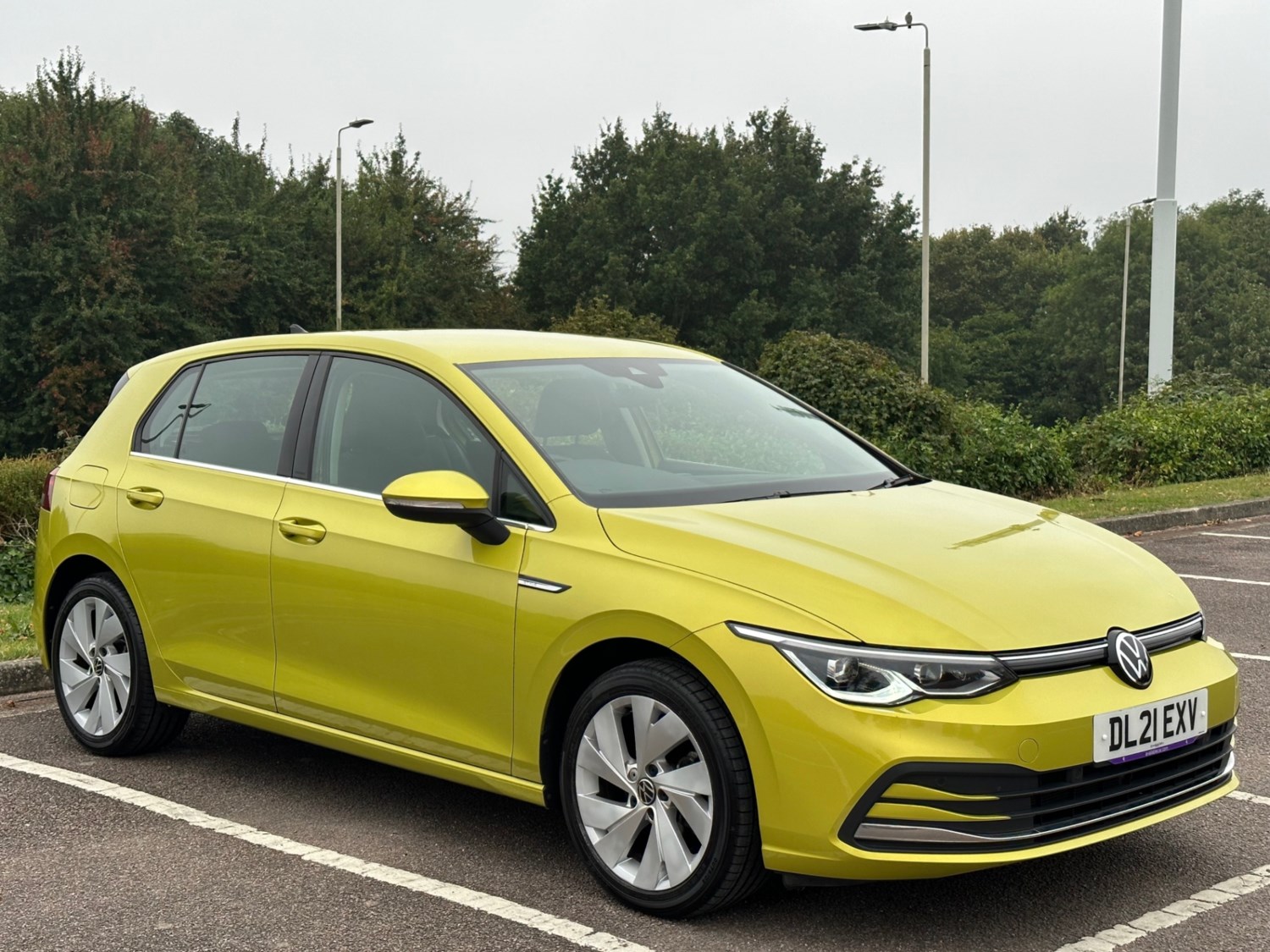 Volkswagen Golf Listing Image