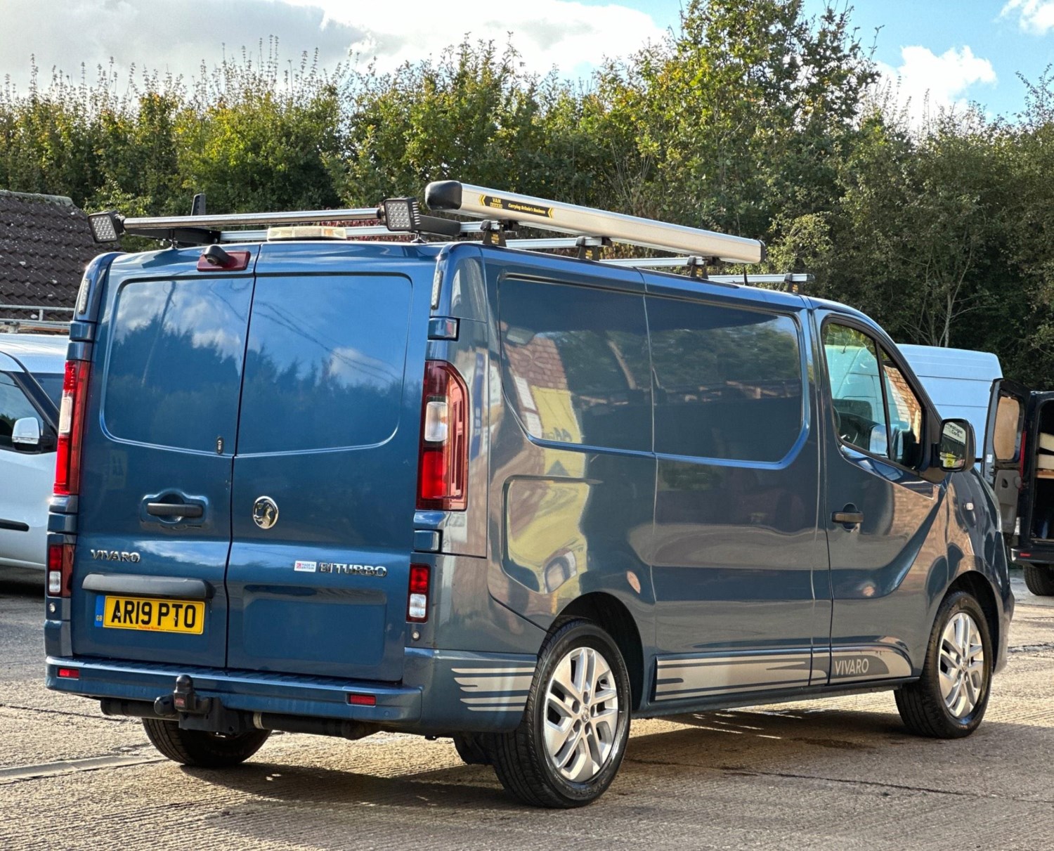 Vauxhall Vivaro Listing Image