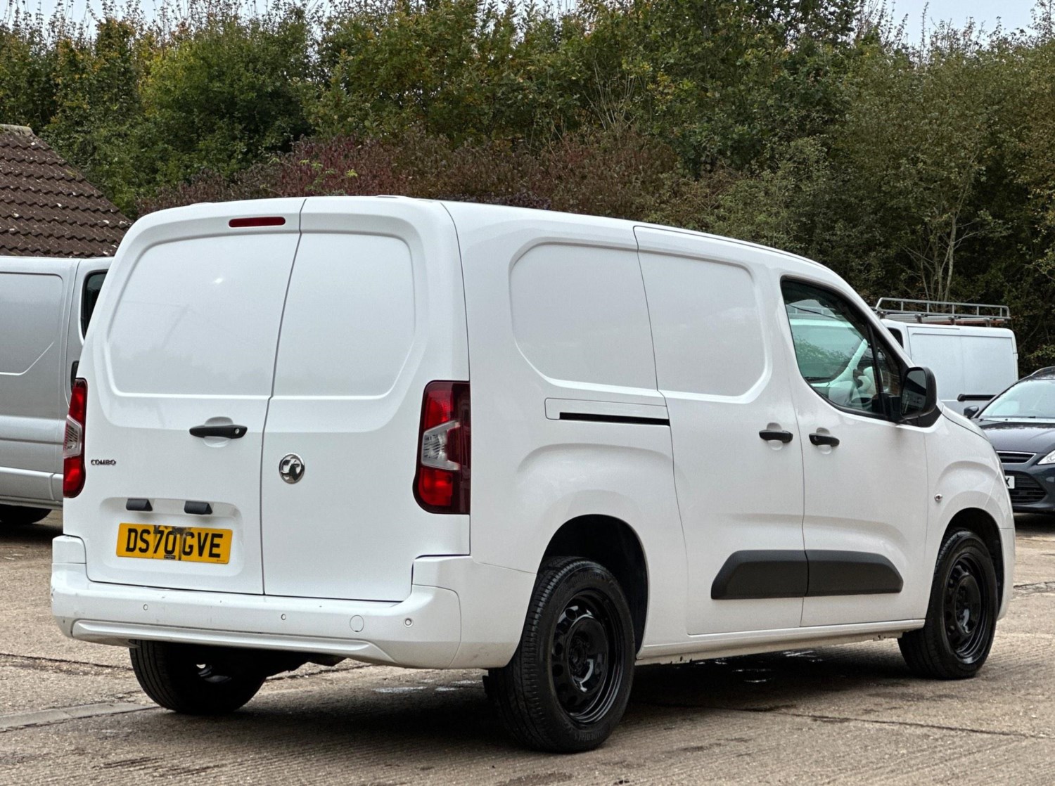 Vauxhall Combo Listing Image