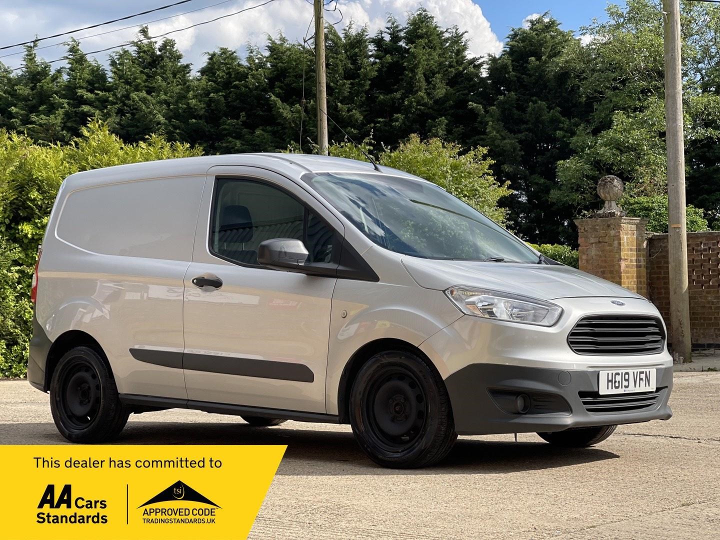 Ford Transit Courier Listing Image