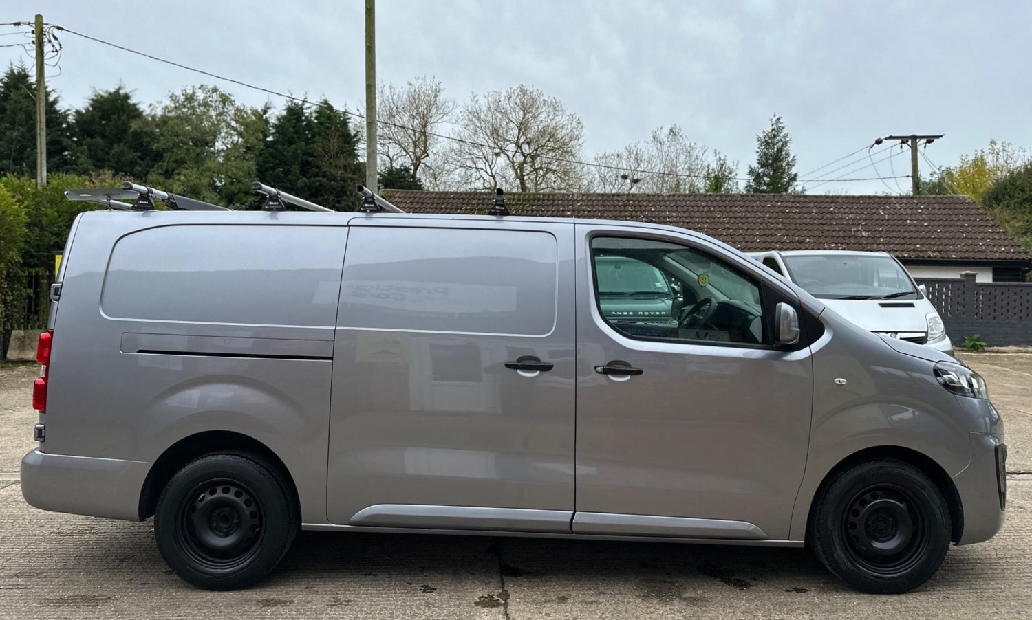 Vauxhall Vivaro Listing Image