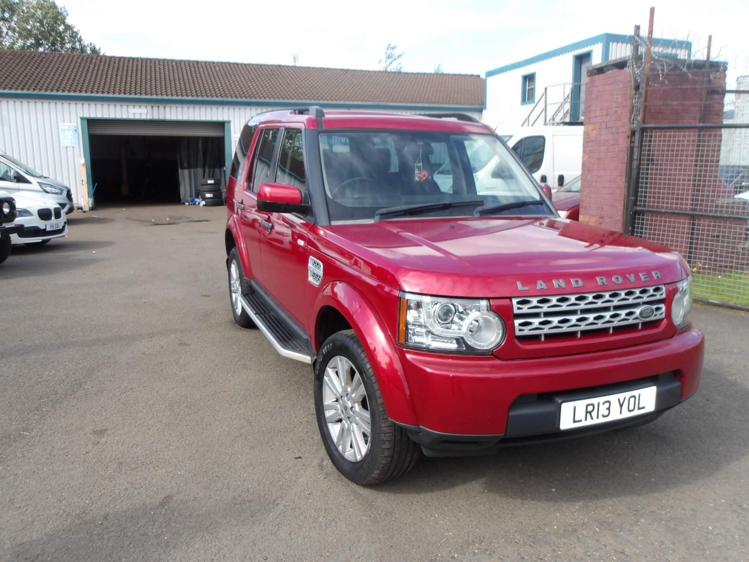 Land Rover Discovery 4 Listing Image