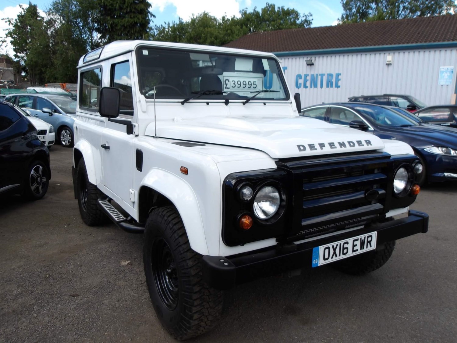 Land Rover Defender 90 Listing Image