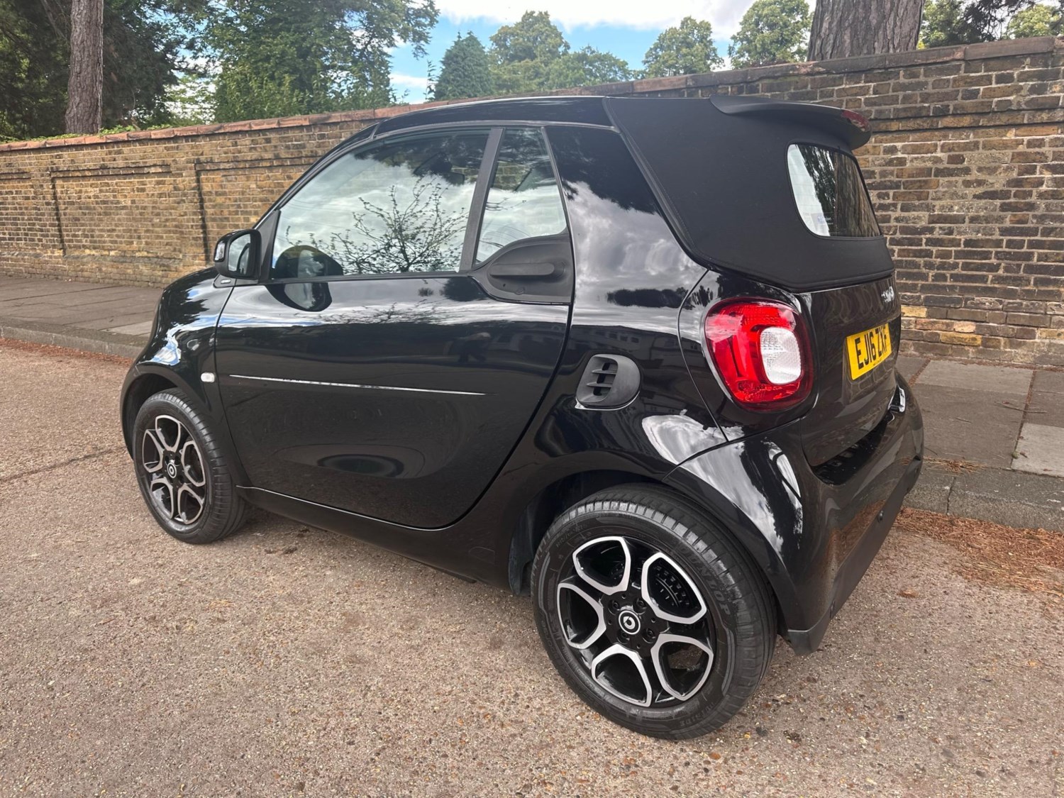 Smart fortwo Listing Image